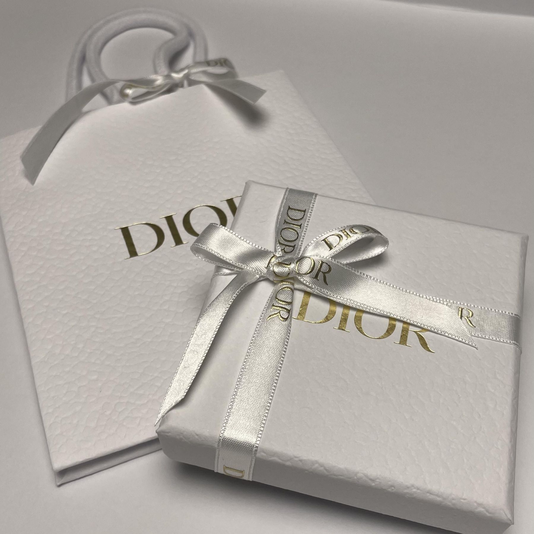 dior メタル・レジンビーズ・クリスタル ネックレス　ギフト